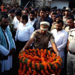 Officers paying tributes to Naik Raj Kishor